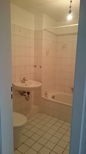 Sonnige 2 Zimmer Dachgeschoßwohnung mit Balkon 